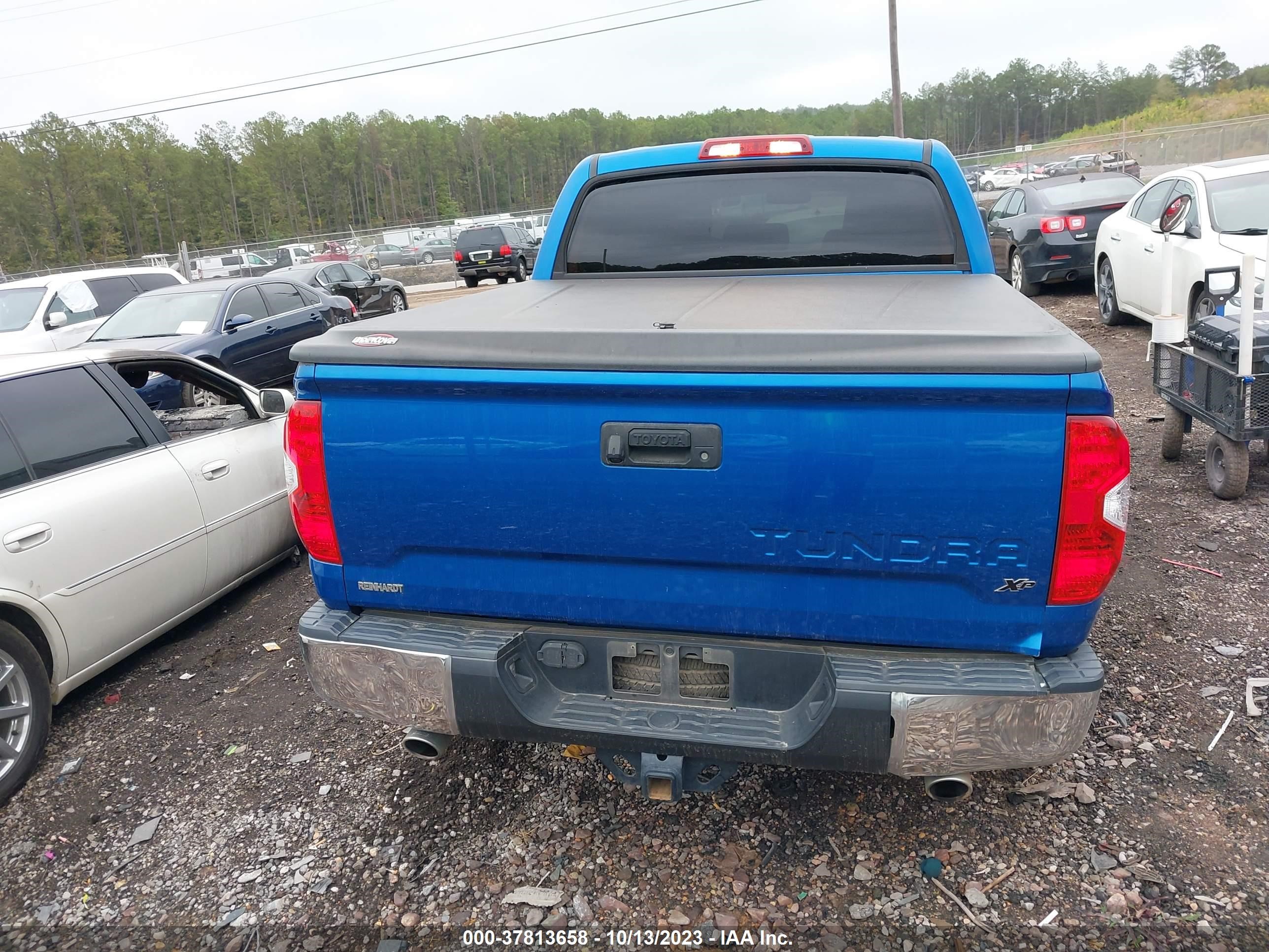 Photo 15 VIN: 5TFEW5F11HX217786 - TOYOTA TUNDRA 