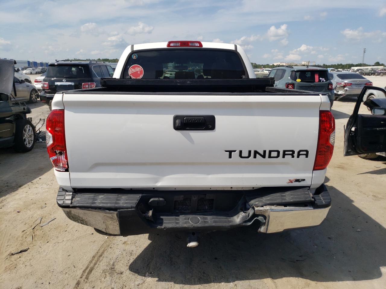 Photo 5 VIN: 5TFEW5F14HX223114 - TOYOTA TUNDRA 