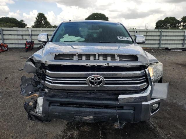 Photo 4 VIN: 5TFEW5F17HX219817 - TOYOTA TUNDRA CRE 