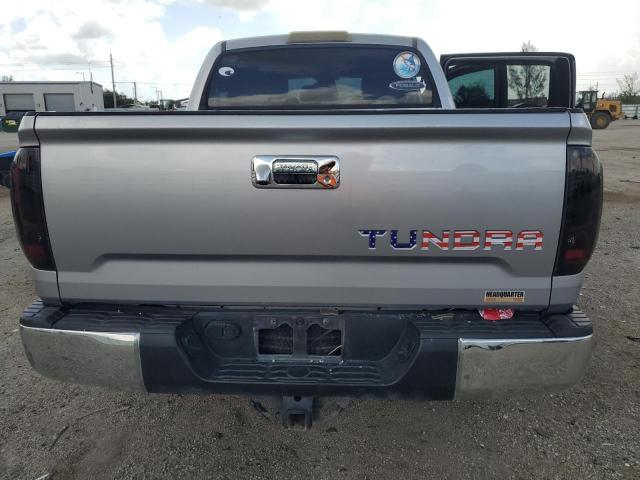 Photo 5 VIN: 5TFEW5F17HX219817 - TOYOTA TUNDRA CRE 