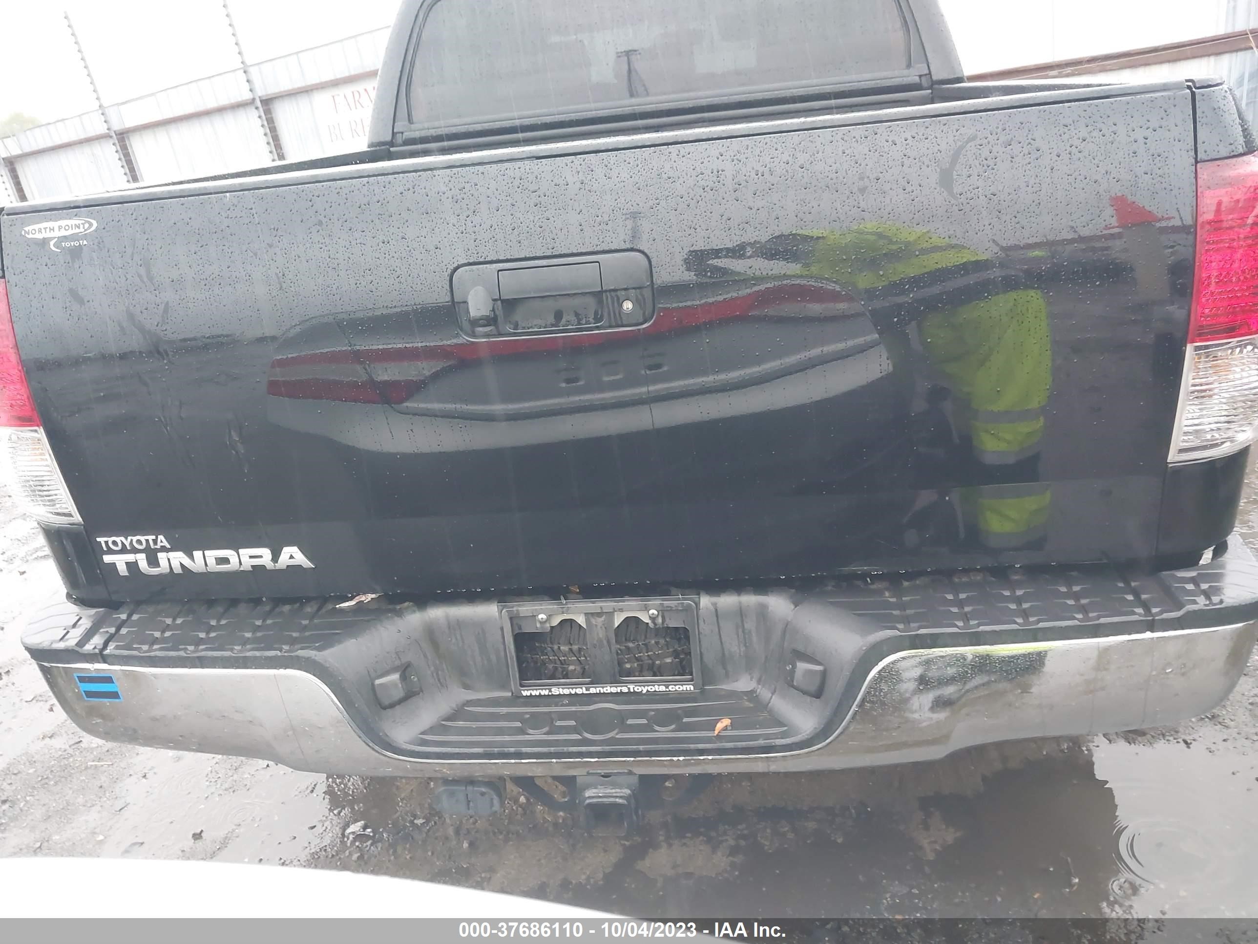 Photo 15 VIN: 5TFEY5F10DX142826 - TOYOTA TUNDRA 