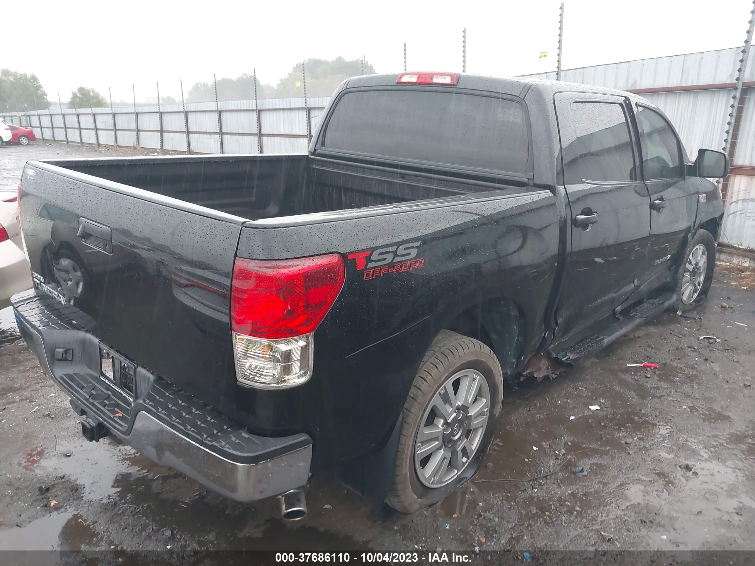 Photo 3 VIN: 5TFEY5F10DX142826 - TOYOTA TUNDRA 