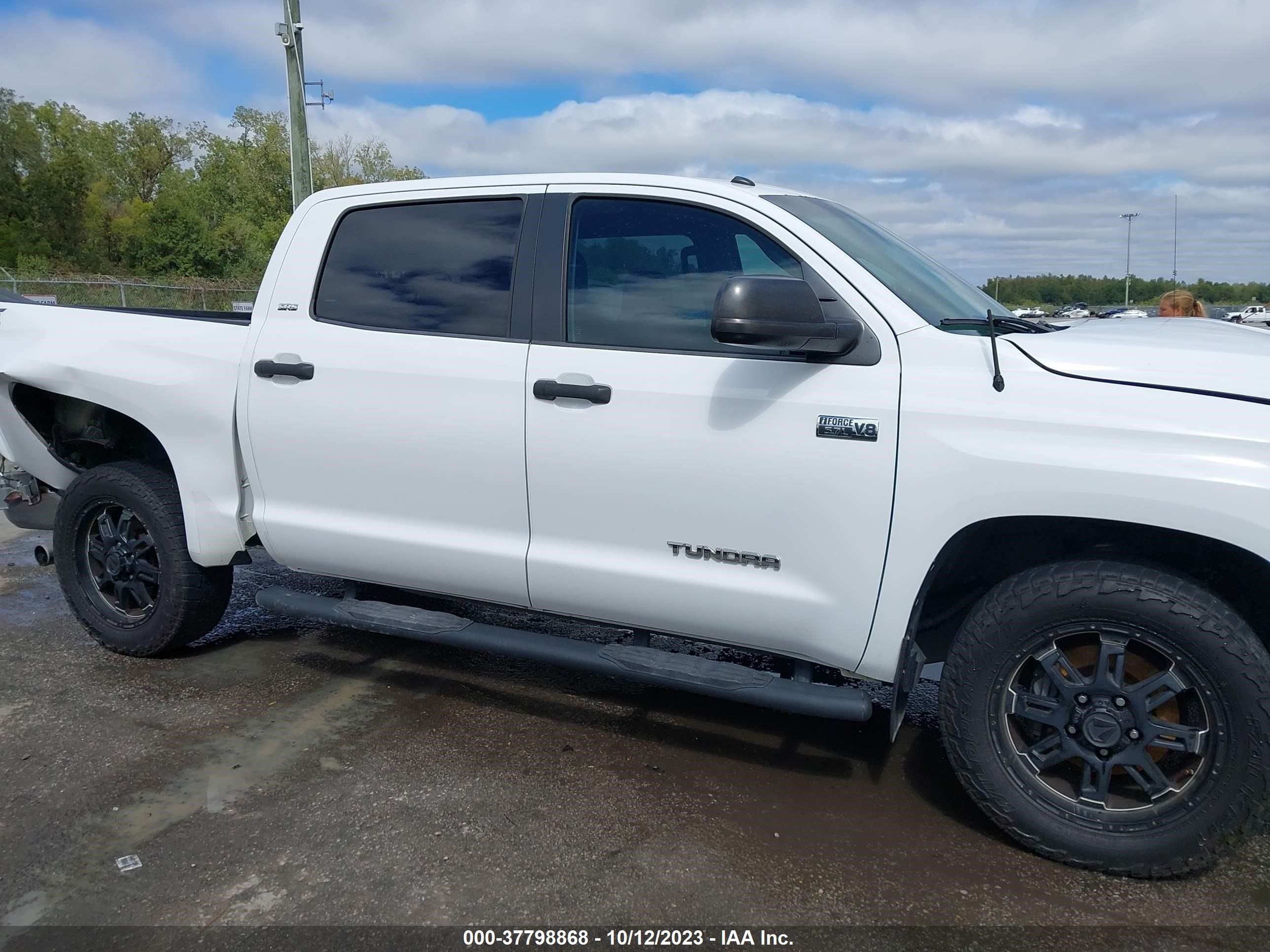 Photo 12 VIN: 5TFEY5F10FX179569 - TOYOTA TUNDRA 