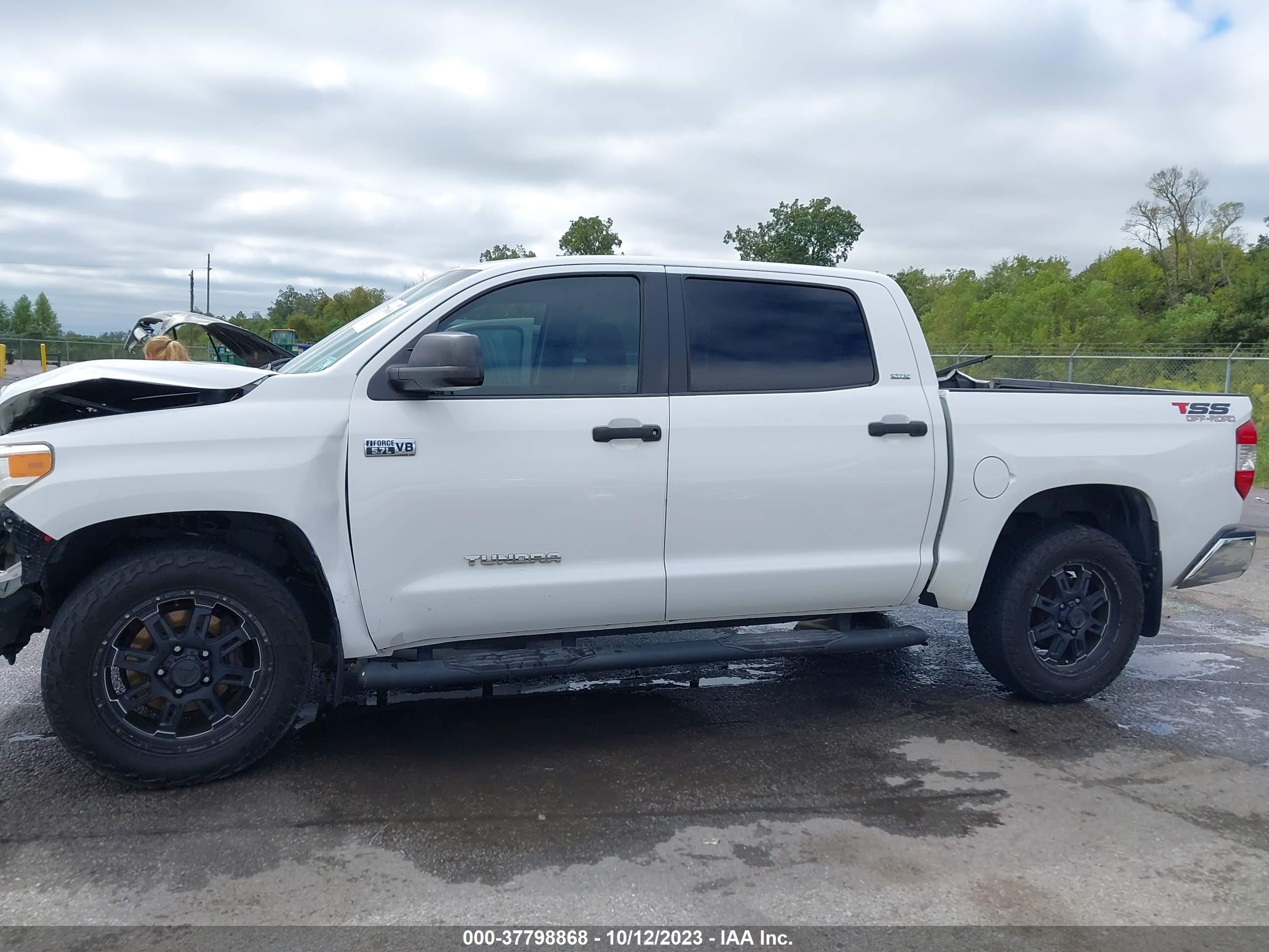 Photo 13 VIN: 5TFEY5F10FX179569 - TOYOTA TUNDRA 