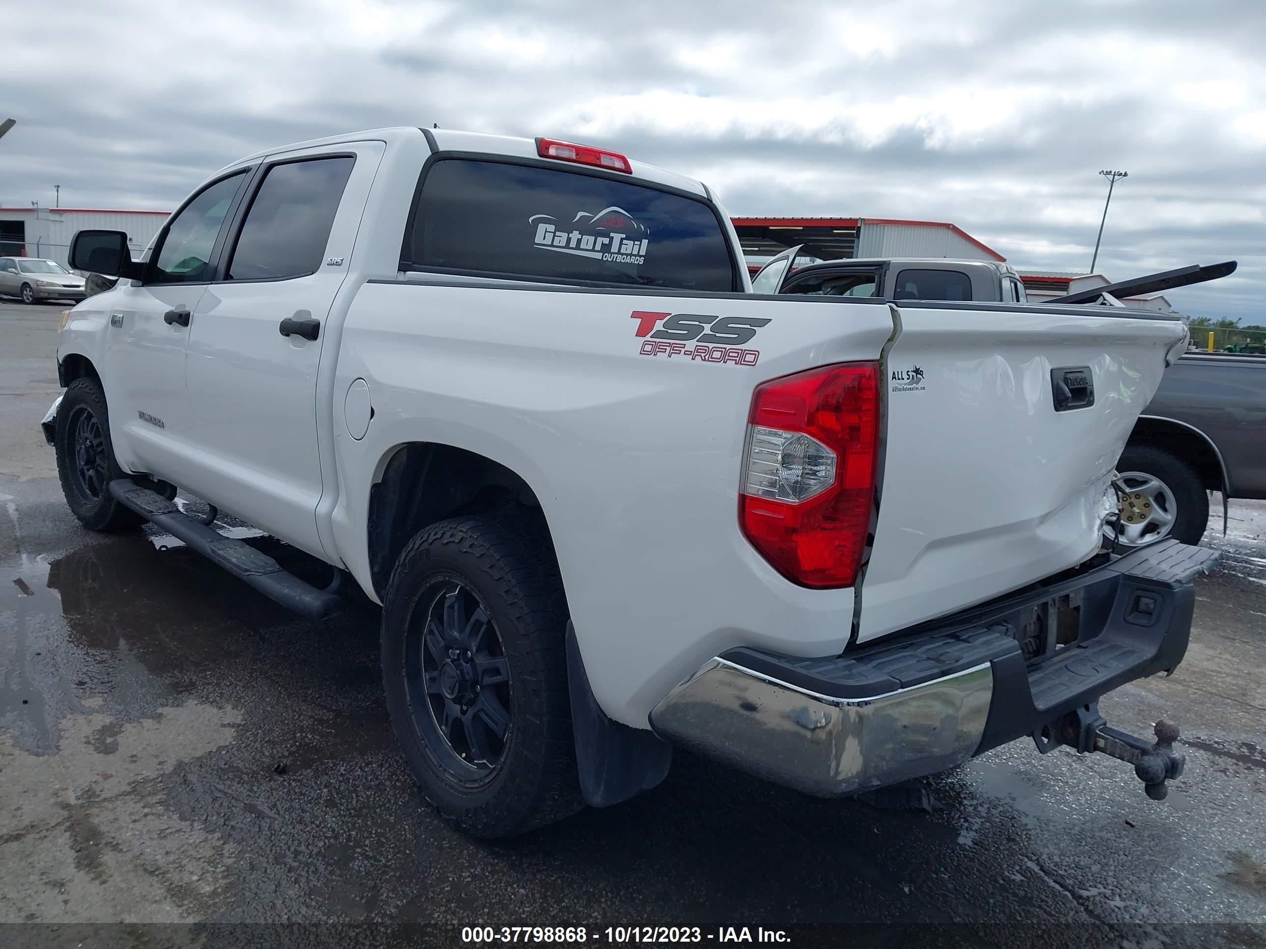 Photo 2 VIN: 5TFEY5F10FX179569 - TOYOTA TUNDRA 