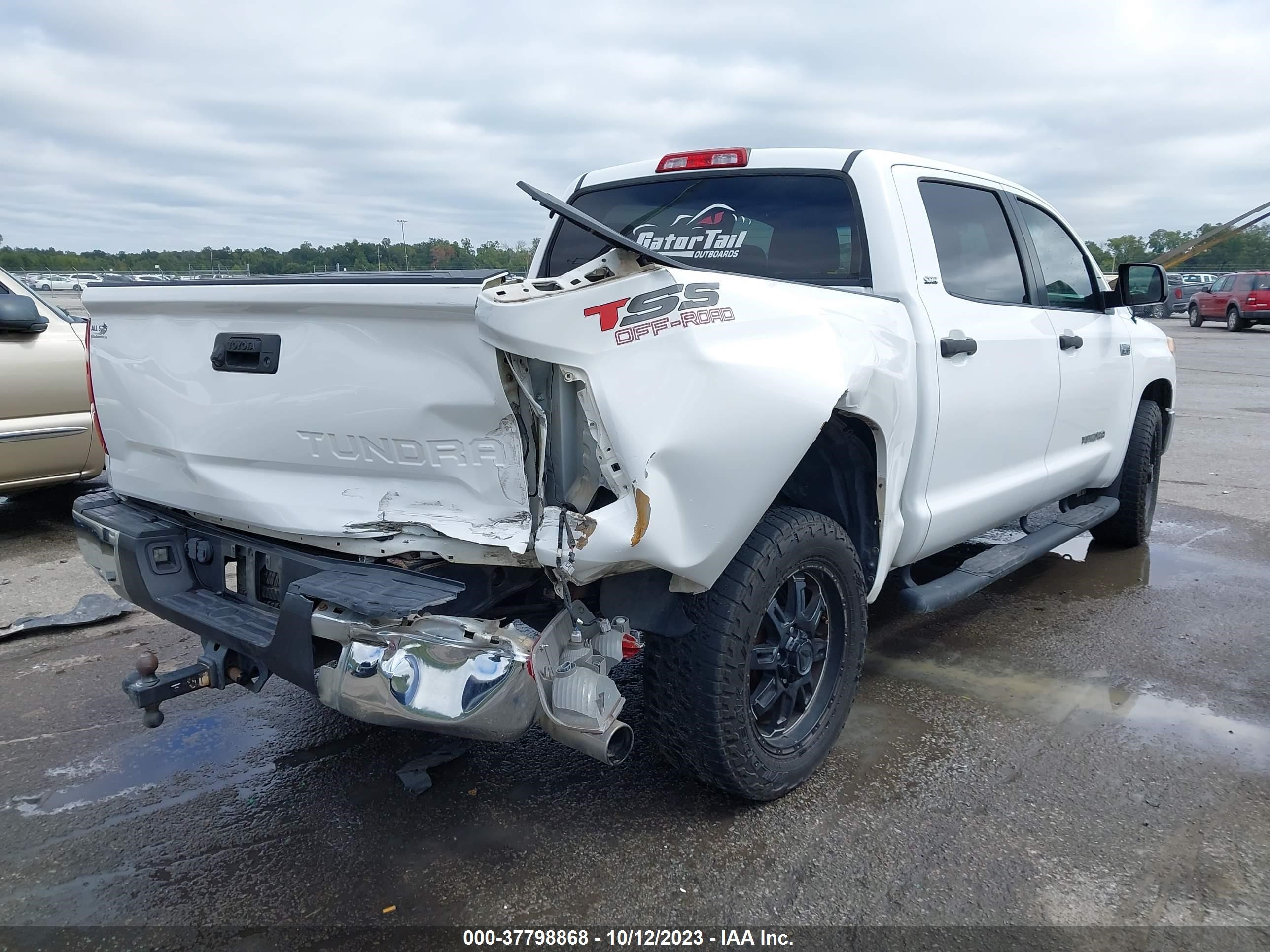 Photo 3 VIN: 5TFEY5F10FX179569 - TOYOTA TUNDRA 