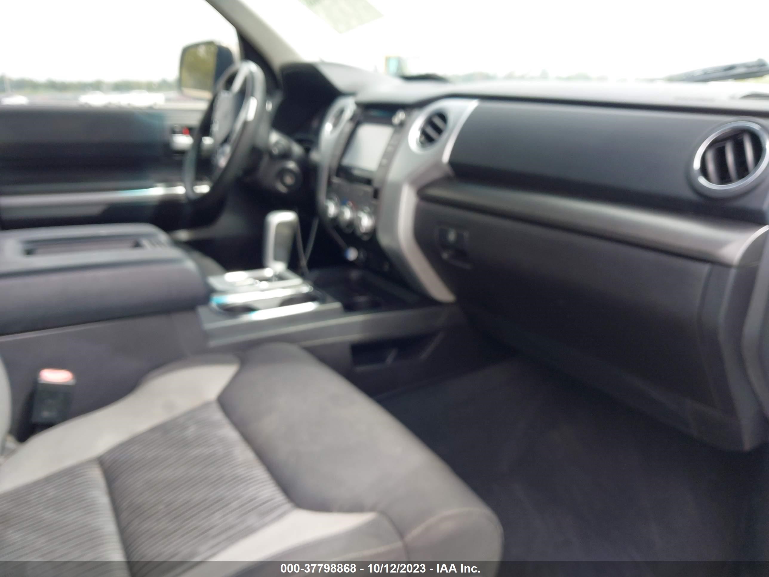 Photo 4 VIN: 5TFEY5F10FX179569 - TOYOTA TUNDRA 