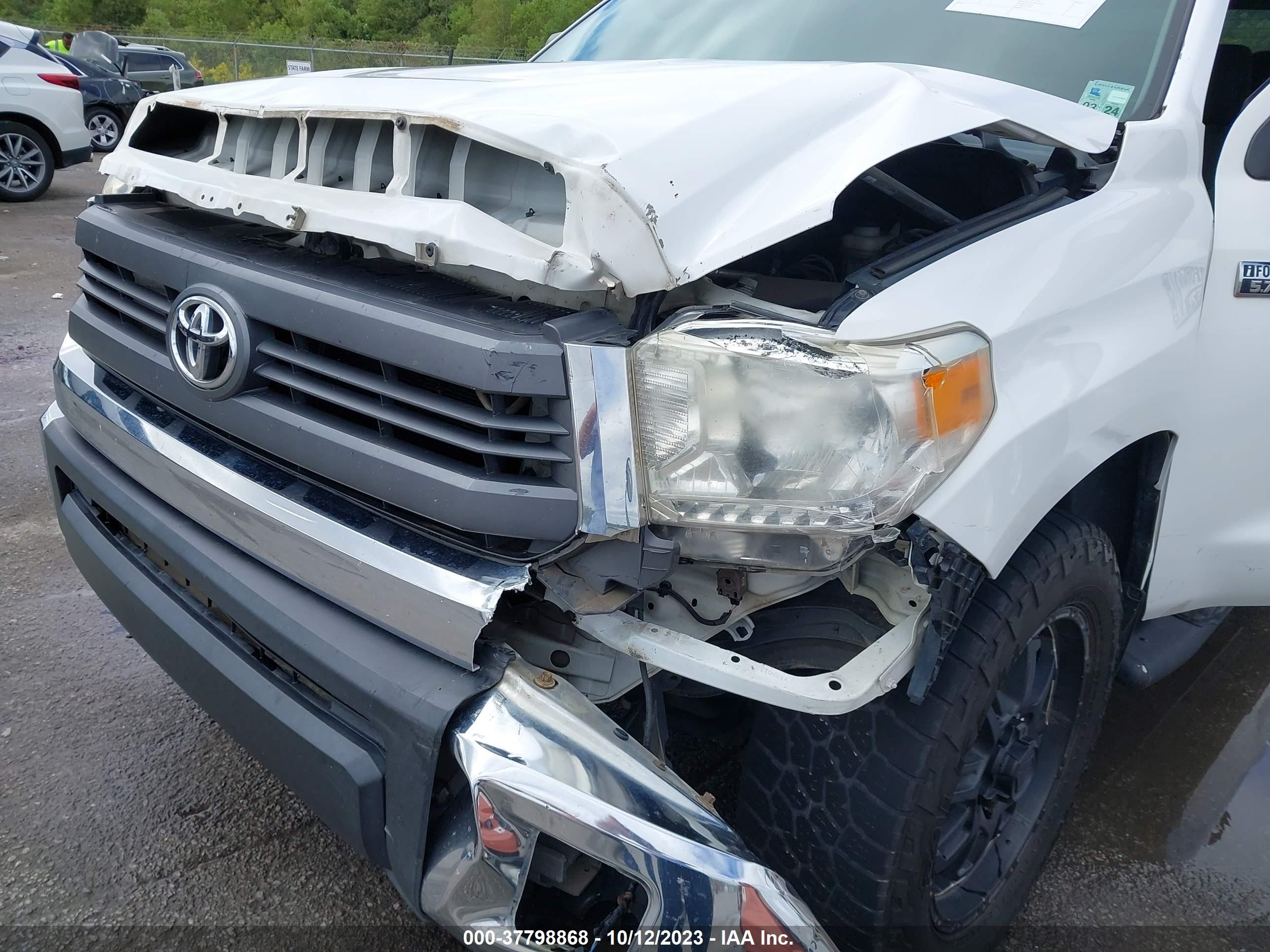 Photo 5 VIN: 5TFEY5F10FX179569 - TOYOTA TUNDRA 