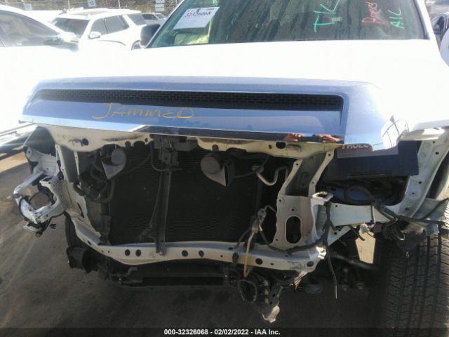 Photo 5 VIN: 5TFEY5F10HX220351 - TOYOTA TUNDRA 2WD 