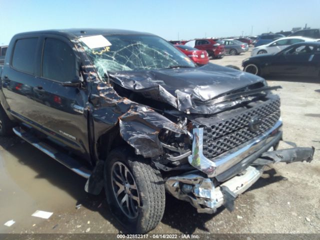 Photo 5 VIN: 5TFEY5F10JX235728 - TOYOTA TUNDRA 2WD 