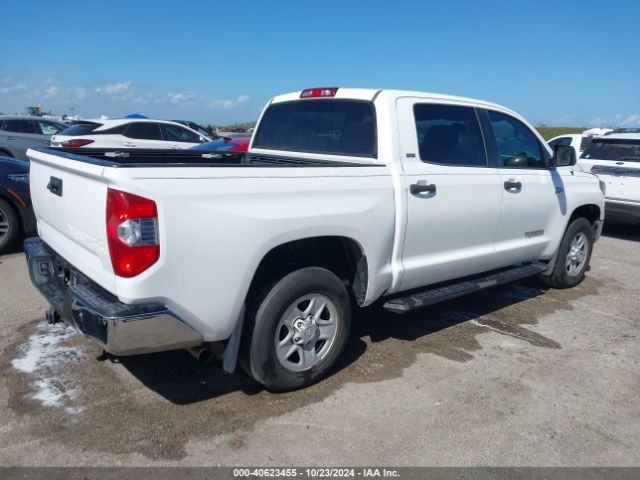 Photo 3 VIN: 5TFEY5F10JX240394 - TOYOTA TUNDRA 