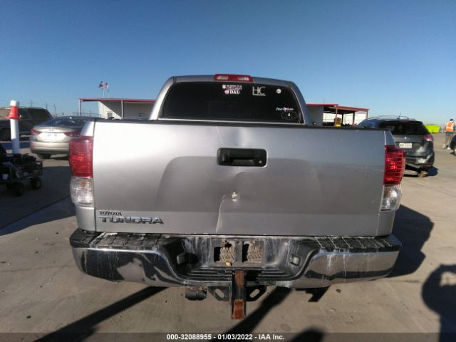 Photo 5 VIN: 5TFEY5F11AX080414 - TOYOTA TUNDRA 2WD TRUCK 