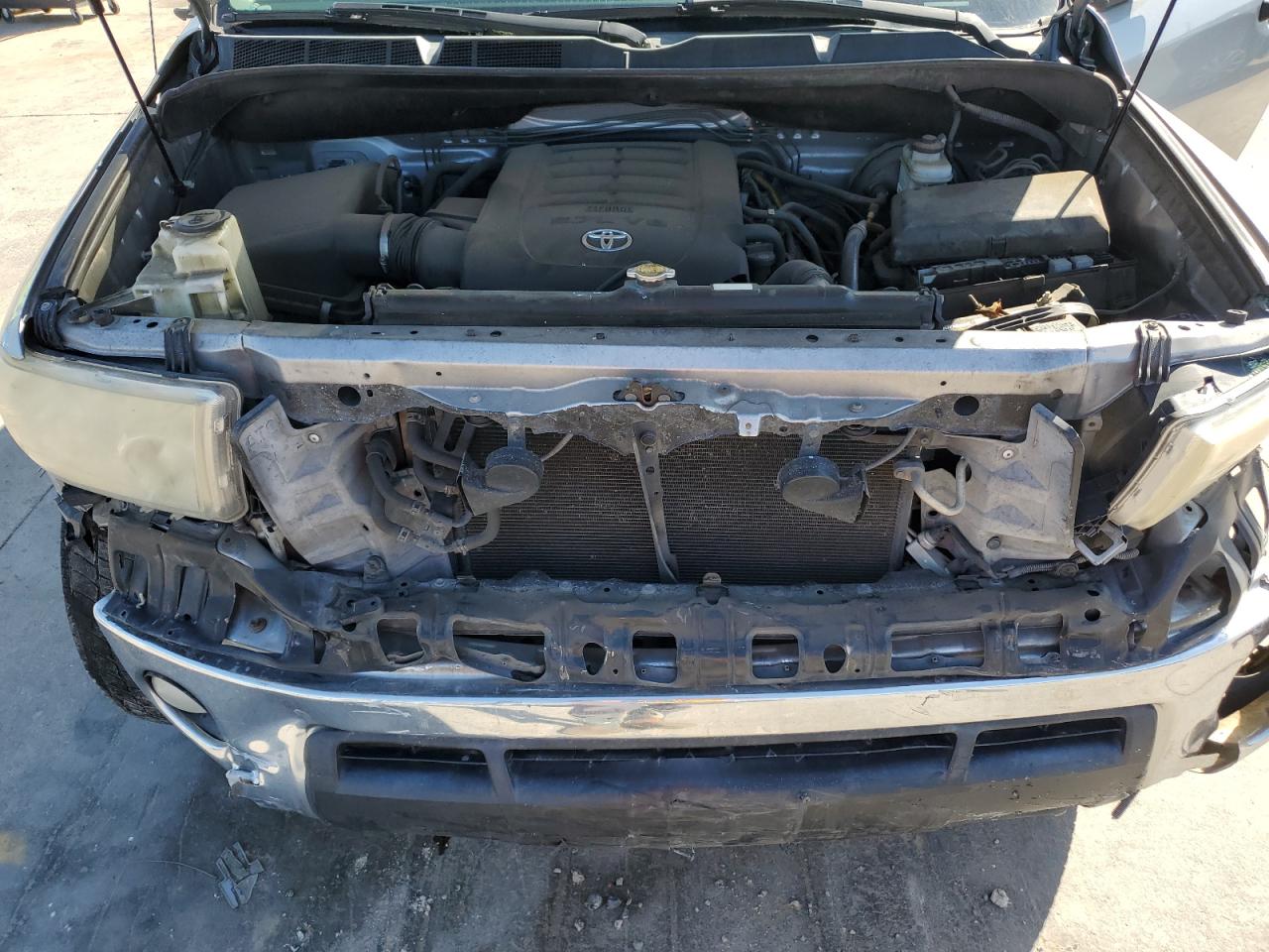 Photo 10 VIN: 5TFEY5F11BX114403 - TOYOTA TUNDRA 