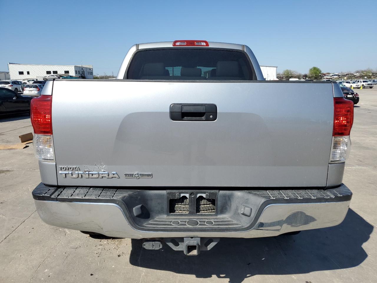 Photo 5 VIN: 5TFEY5F11BX114403 - TOYOTA TUNDRA 