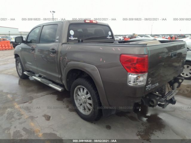 Photo 2 VIN: 5TFEY5F11CX131445 - TOYOTA TUNDRA 2WD TRUCK 