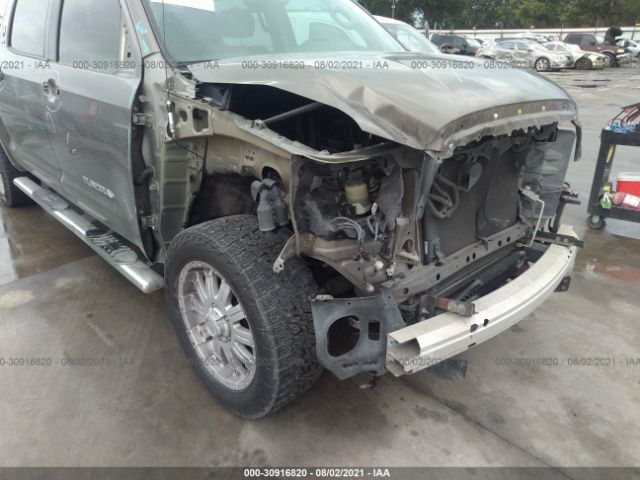 Photo 5 VIN: 5TFEY5F11CX131445 - TOYOTA TUNDRA 2WD TRUCK 