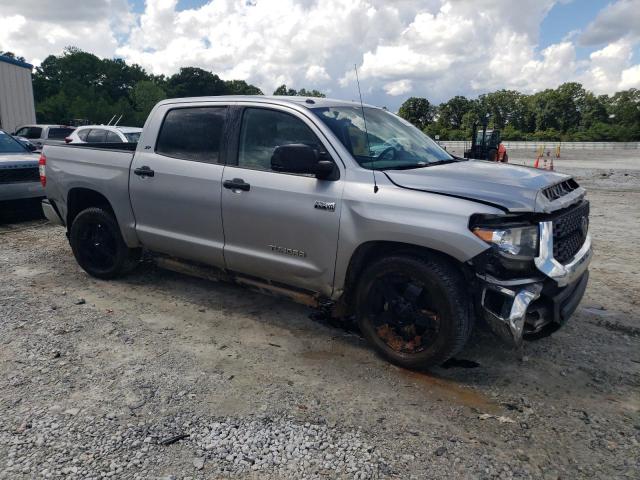 Photo 3 VIN: 5TFEY5F11JX233602 - TOYOTA TUNDRA CRE 