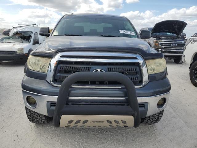 Photo 4 VIN: 5TFEY5F12AX095598 - TOYOTA TUNDRA CRE 