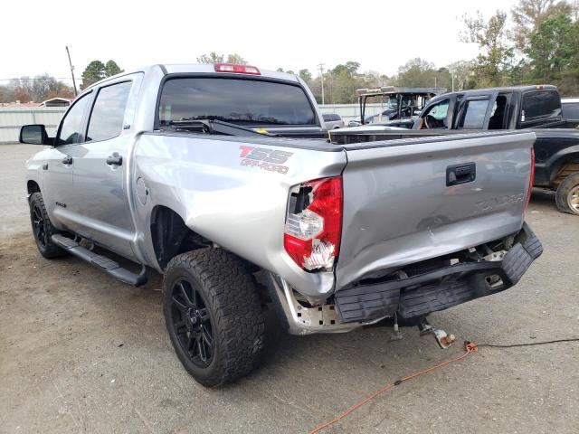 Photo 2 VIN: 5TFEY5F12JX233253 - TOYOTA TUNDRA CRE 