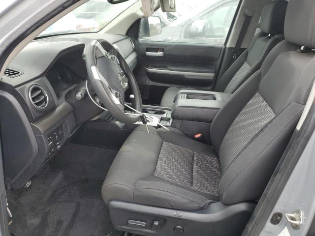 Photo 6 VIN: 5TFEY5F12JX238680 - TOYOTA TUNDRA CRE 