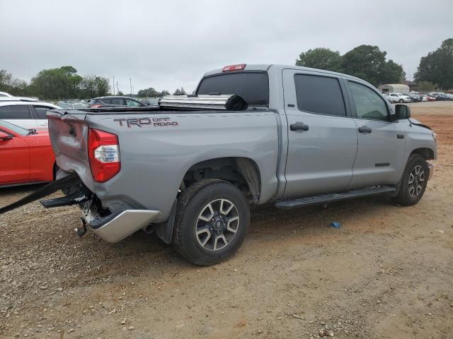 Photo 2 VIN: 5TFEY5F12JX242258 - TOYOTA TUNDRA CRE 