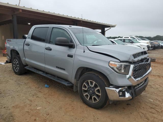 Photo 3 VIN: 5TFEY5F12JX242258 - TOYOTA TUNDRA CRE 