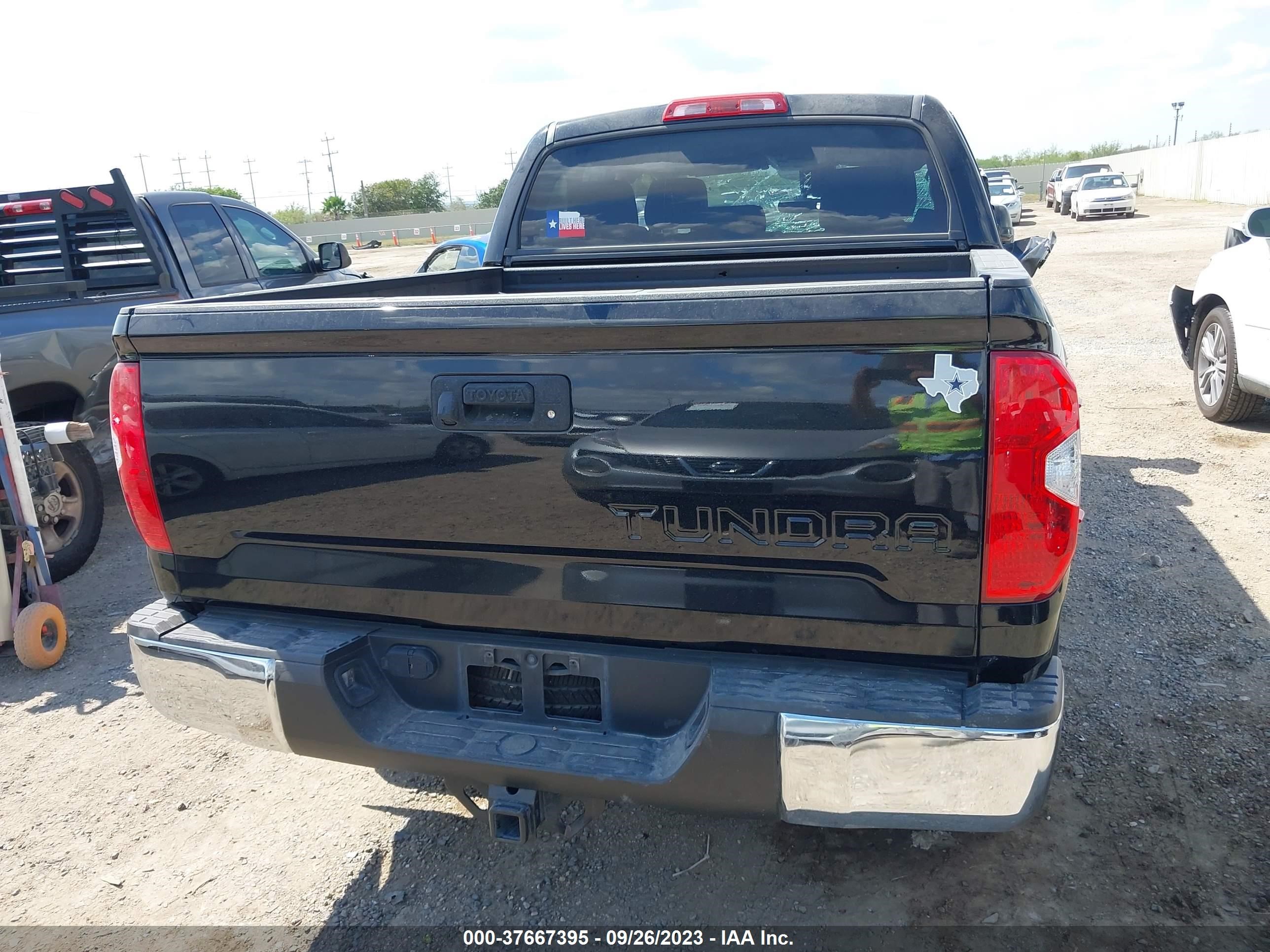 Photo 14 VIN: 5TFEY5F12JX243796 - TOYOTA TUNDRA 