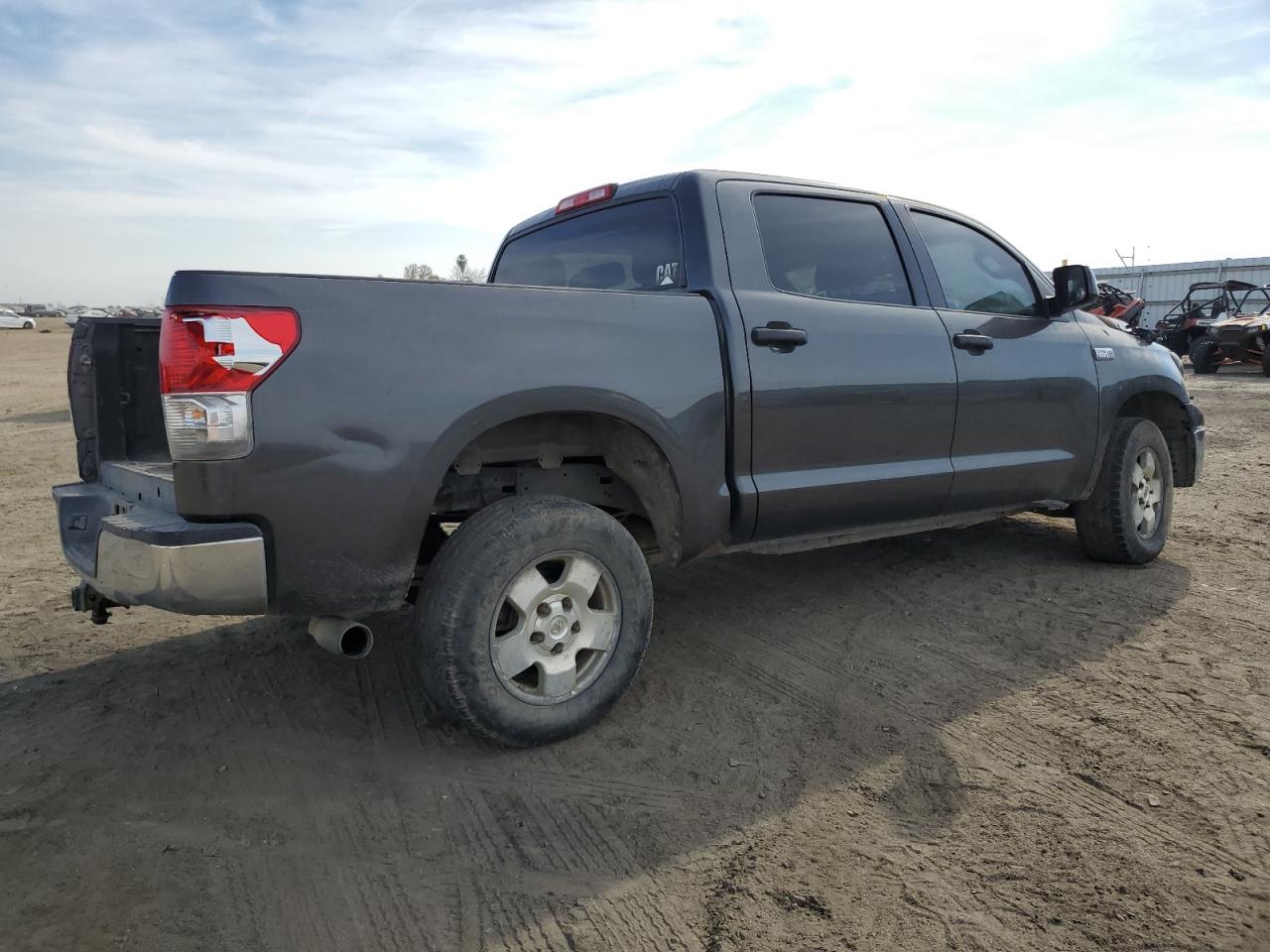 Photo 2 VIN: 5TFEY5F13BX104942 - TOYOTA TUNDRA 