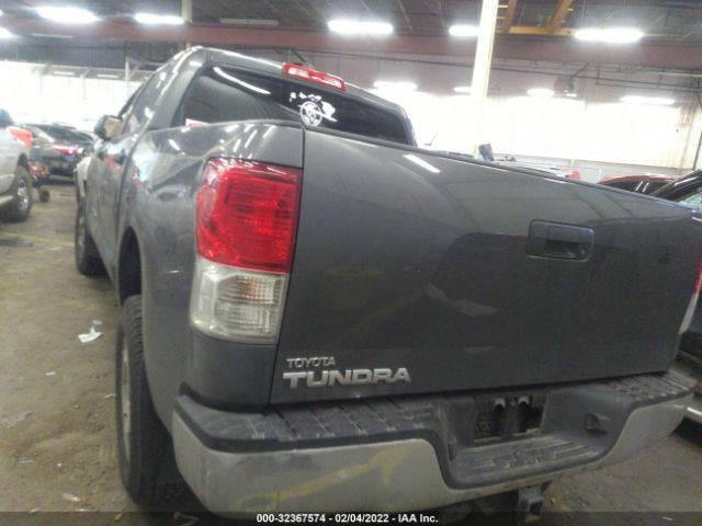 Photo 2 VIN: 5TFEY5F13CX124433 - TOYOTA TUNDRA 2WD TRUCK 