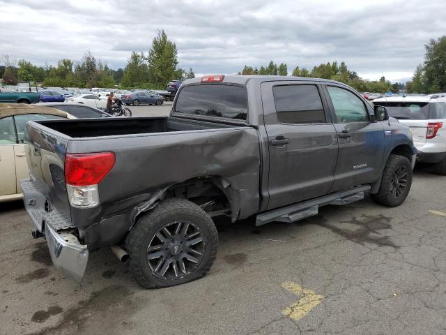 Photo 2 VIN: 5TFEY5F13DX143940 - TOYOTA TUNDRA CRE 