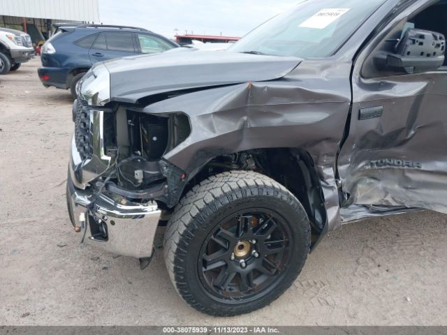 Photo 5 VIN: 5TFEY5F13MX279517 - TOYOTA TUNDRA 