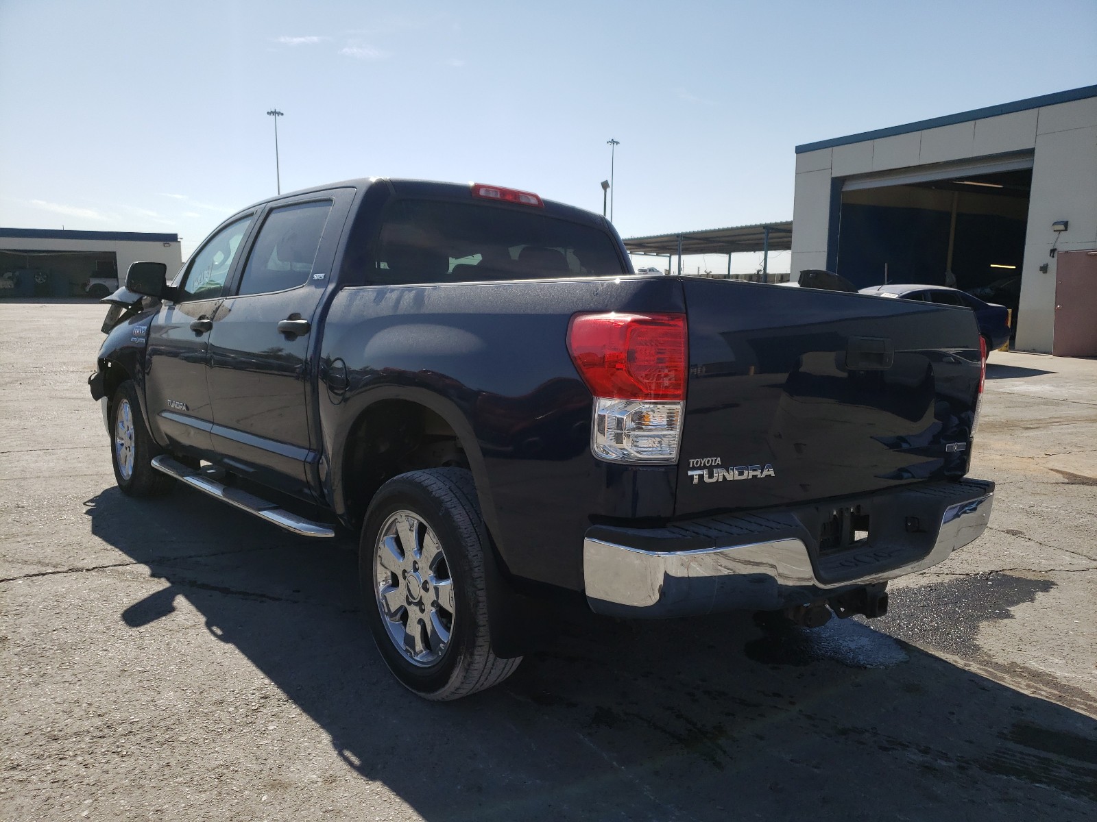 Photo 2 VIN: 5TFEY5F14AX095649 - TOYOTA TUNDRA CRE 