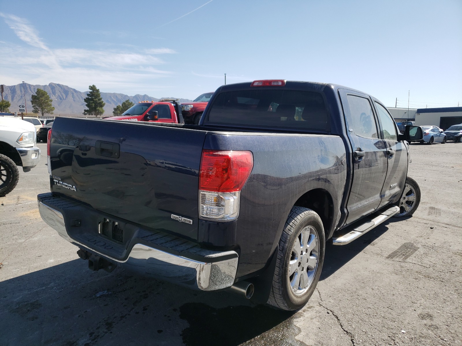 Photo 3 VIN: 5TFEY5F14AX095649 - TOYOTA TUNDRA CRE 