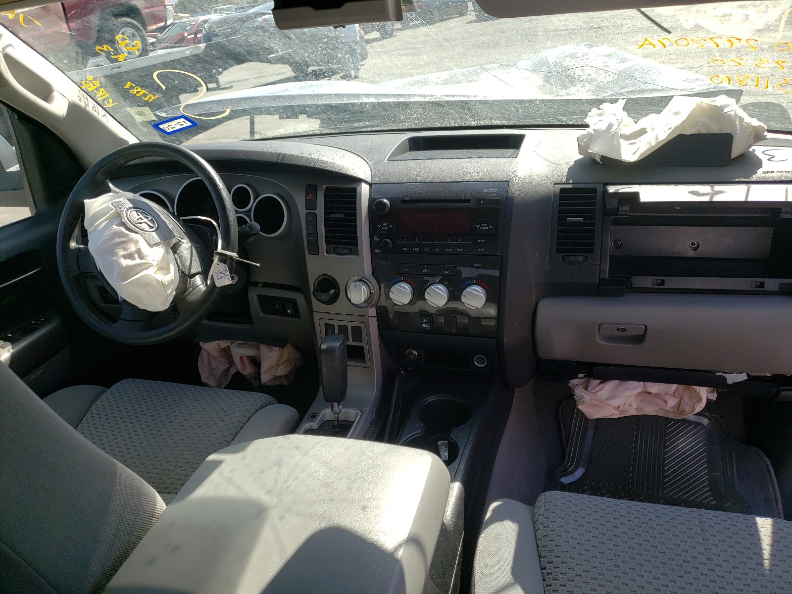 Photo 8 VIN: 5TFEY5F14AX095649 - TOYOTA TUNDRA CRE 