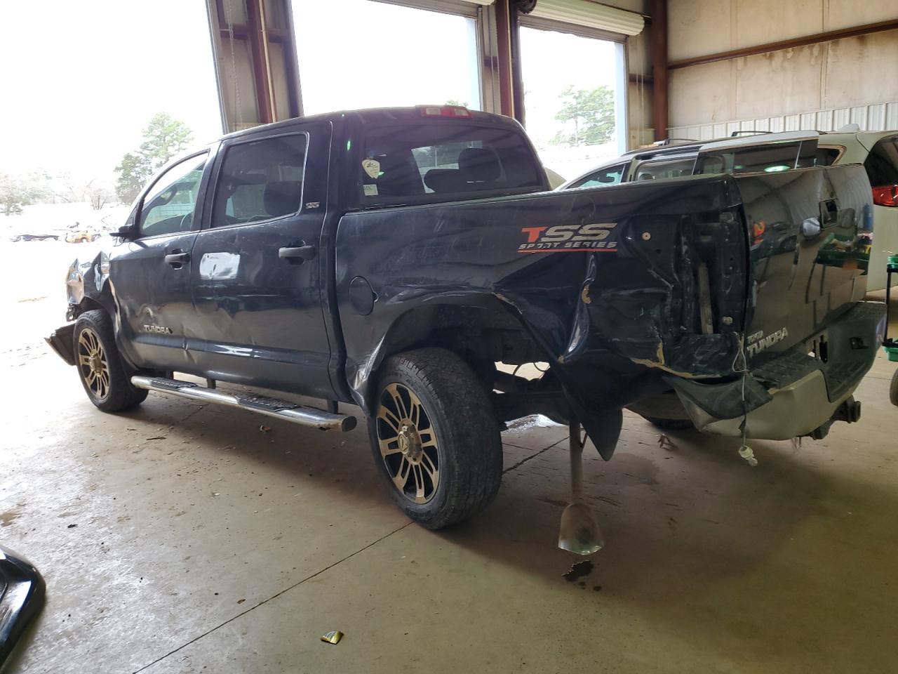 Photo 1 VIN: 5TFEY5F14CX133285 - TOYOTA TUNDRA 