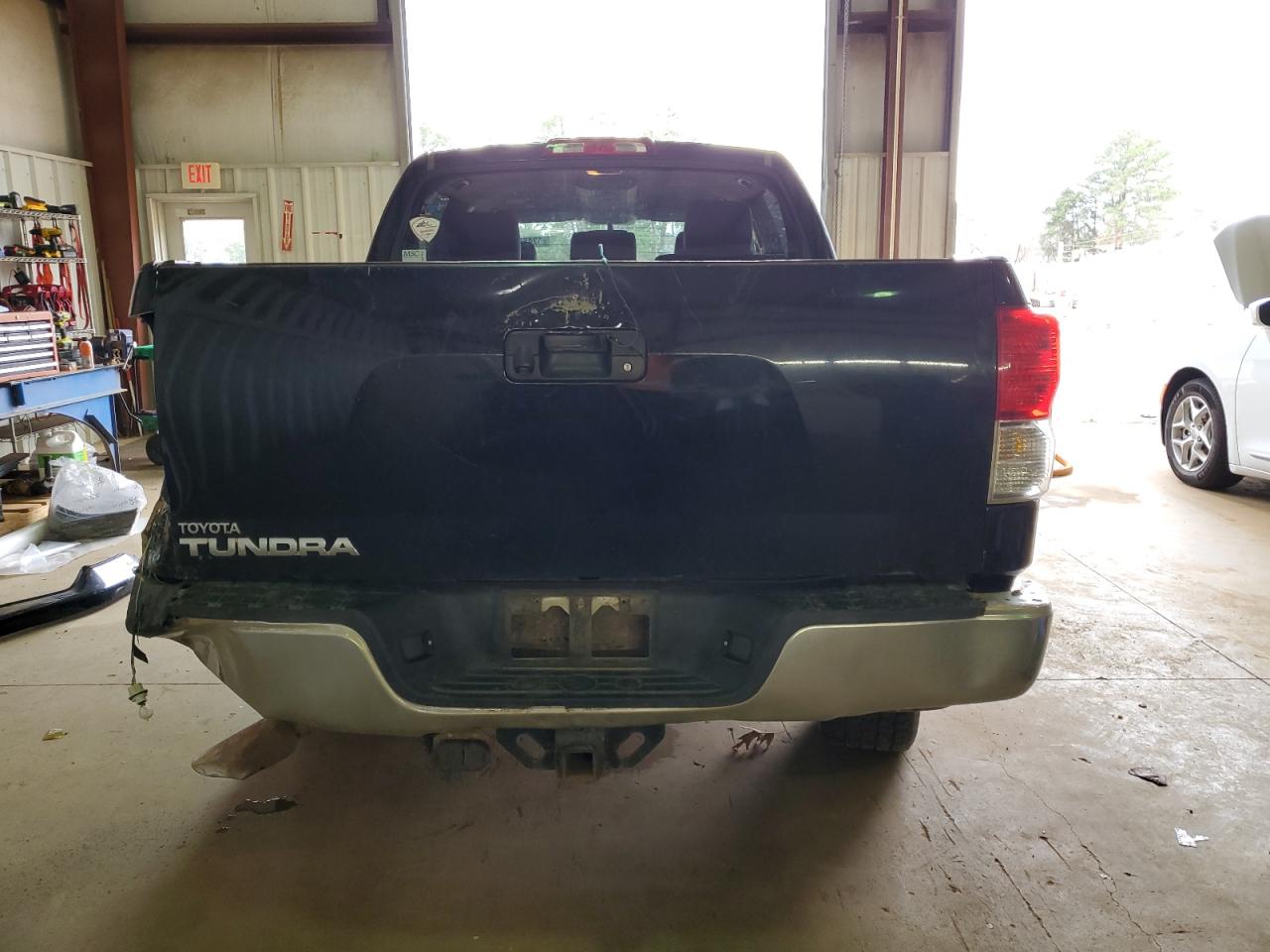 Photo 5 VIN: 5TFEY5F14CX133285 - TOYOTA TUNDRA 