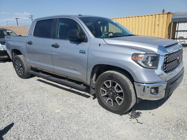 Photo 3 VIN: 5TFEY5F14JX235943 - TOYOTA TUNDRA CRE 