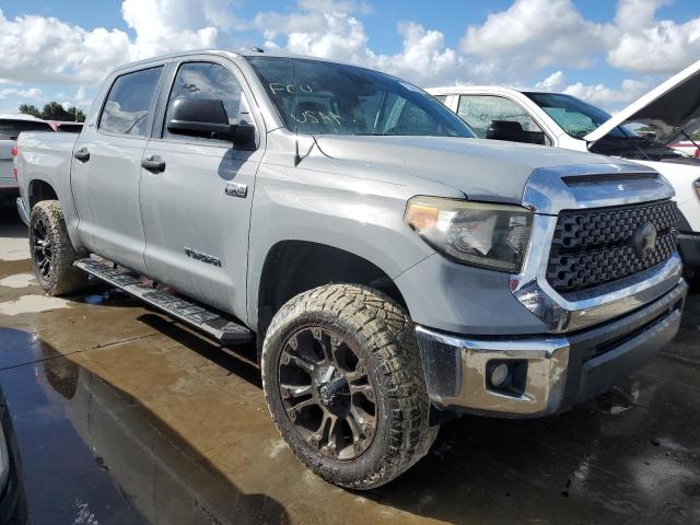 Photo 3 VIN: 5TFEY5F14JX242374 - TOYOTA TUNDRA CRE 