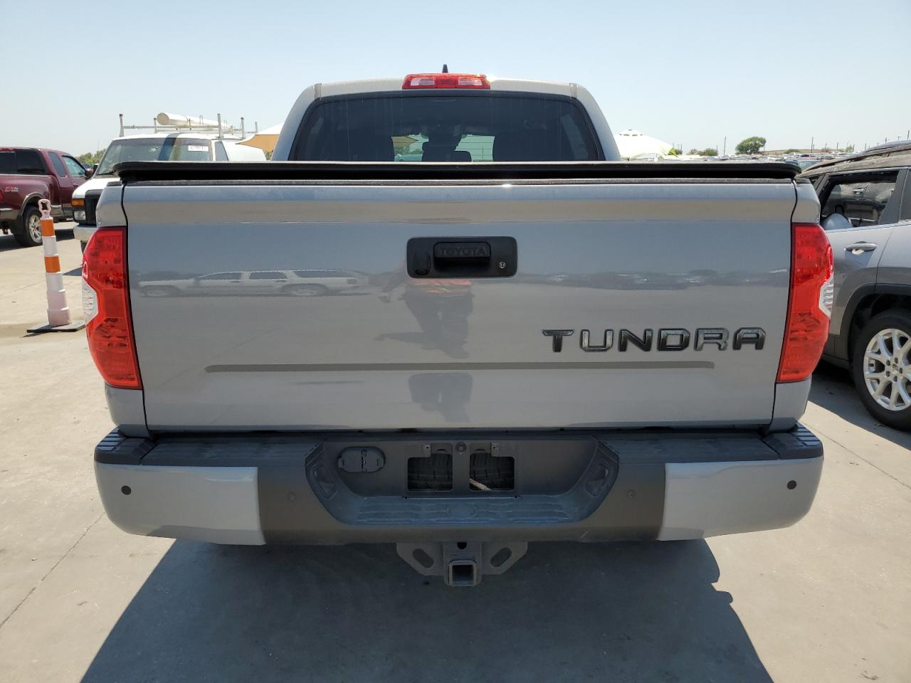 Photo 5 VIN: 5TFEY5F14MX281521 - TOYOTA TUNDRA 