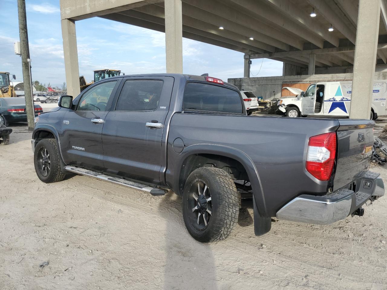 Photo 1 VIN: 5TFEY5F14MX282572 - TOYOTA TUNDRA 