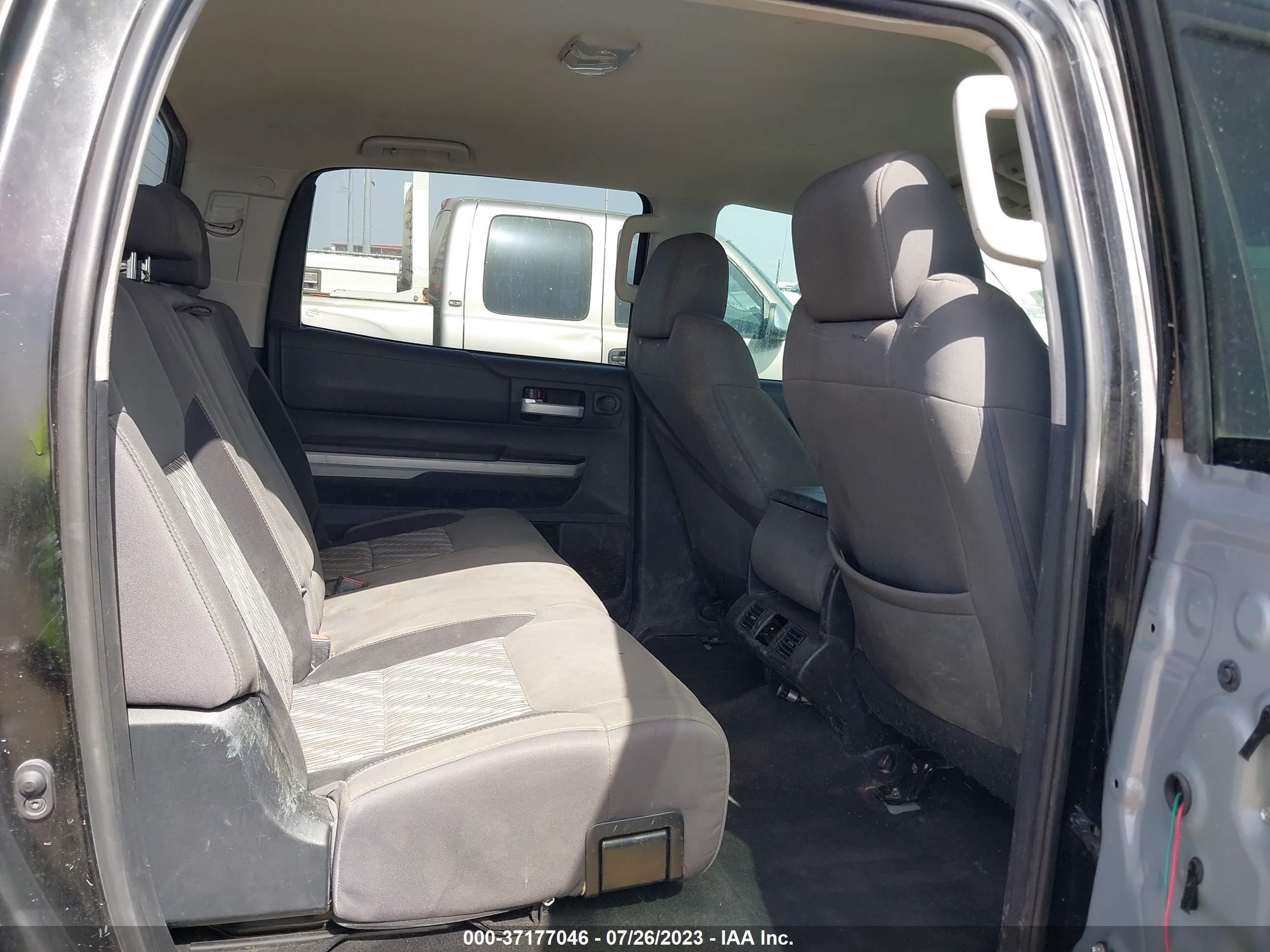 Photo 7 VIN: 5TFEY5F14MX295418 - TOYOTA TUNDRA 