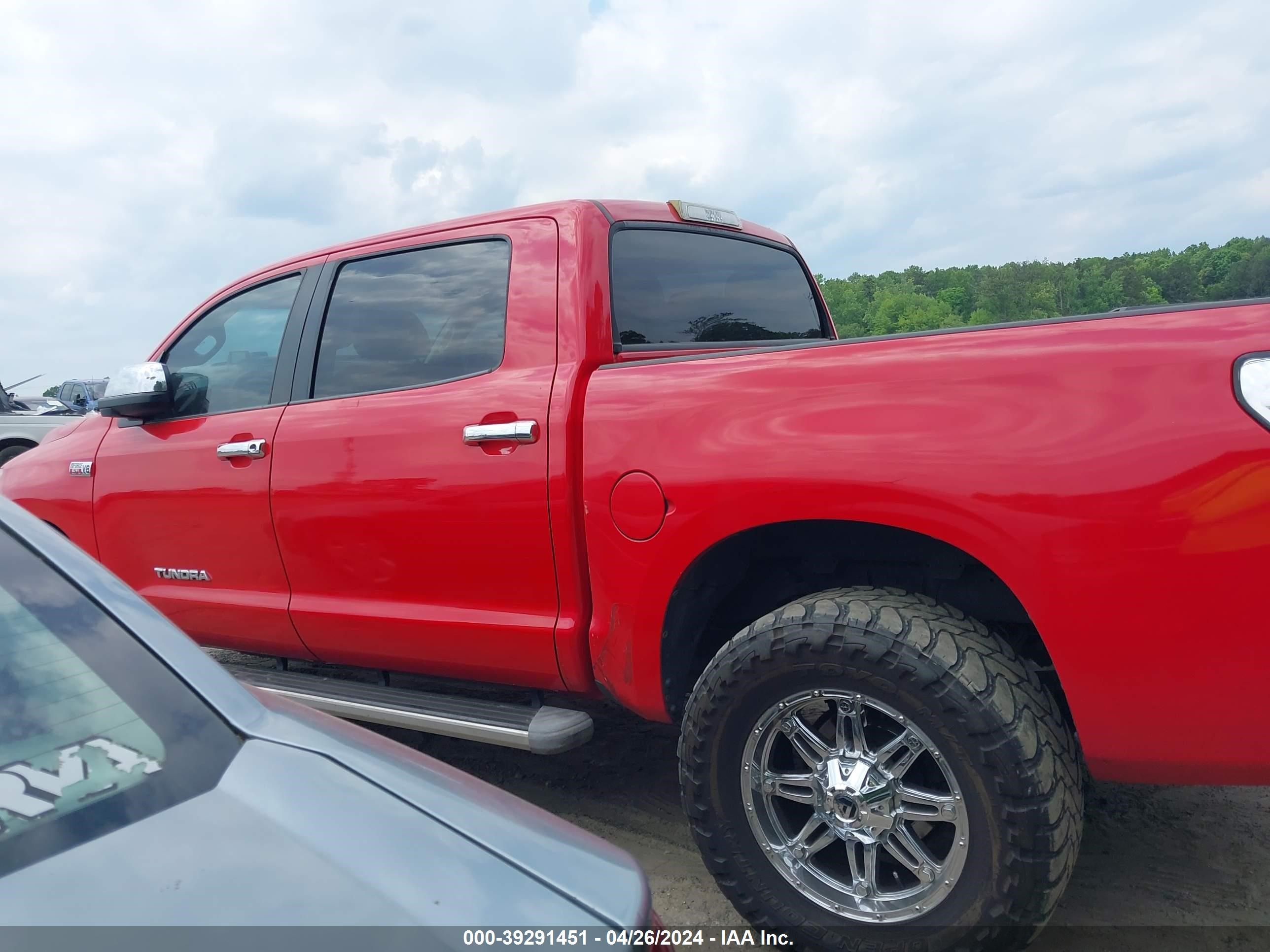 Photo 12 VIN: 5TFEY5F15AX096387 - TOYOTA TUNDRA 