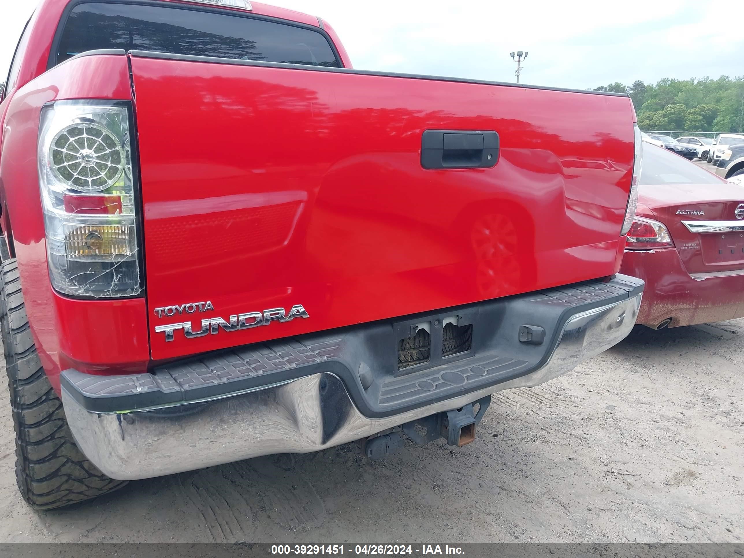 Photo 5 VIN: 5TFEY5F15AX096387 - TOYOTA TUNDRA 