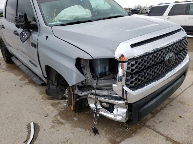 Photo 8 VIN: 5TFEY5F15JX235790 - TOYOTA TUNDRA CRE 