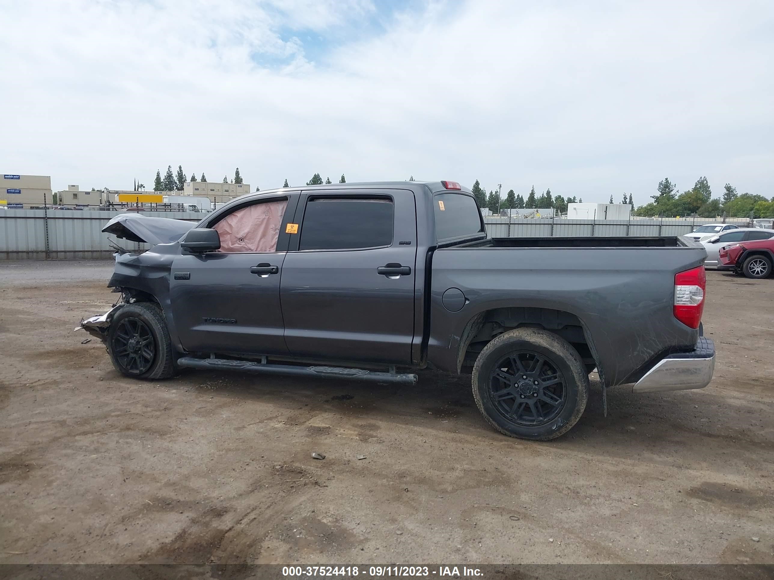 Photo 13 VIN: 5TFEY5F15KX252719 - TOYOTA TUNDRA 