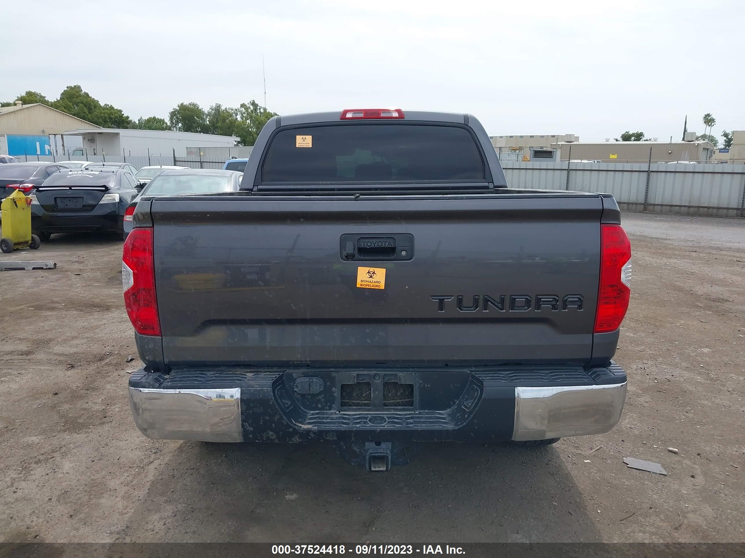 Photo 15 VIN: 5TFEY5F15KX252719 - TOYOTA TUNDRA 