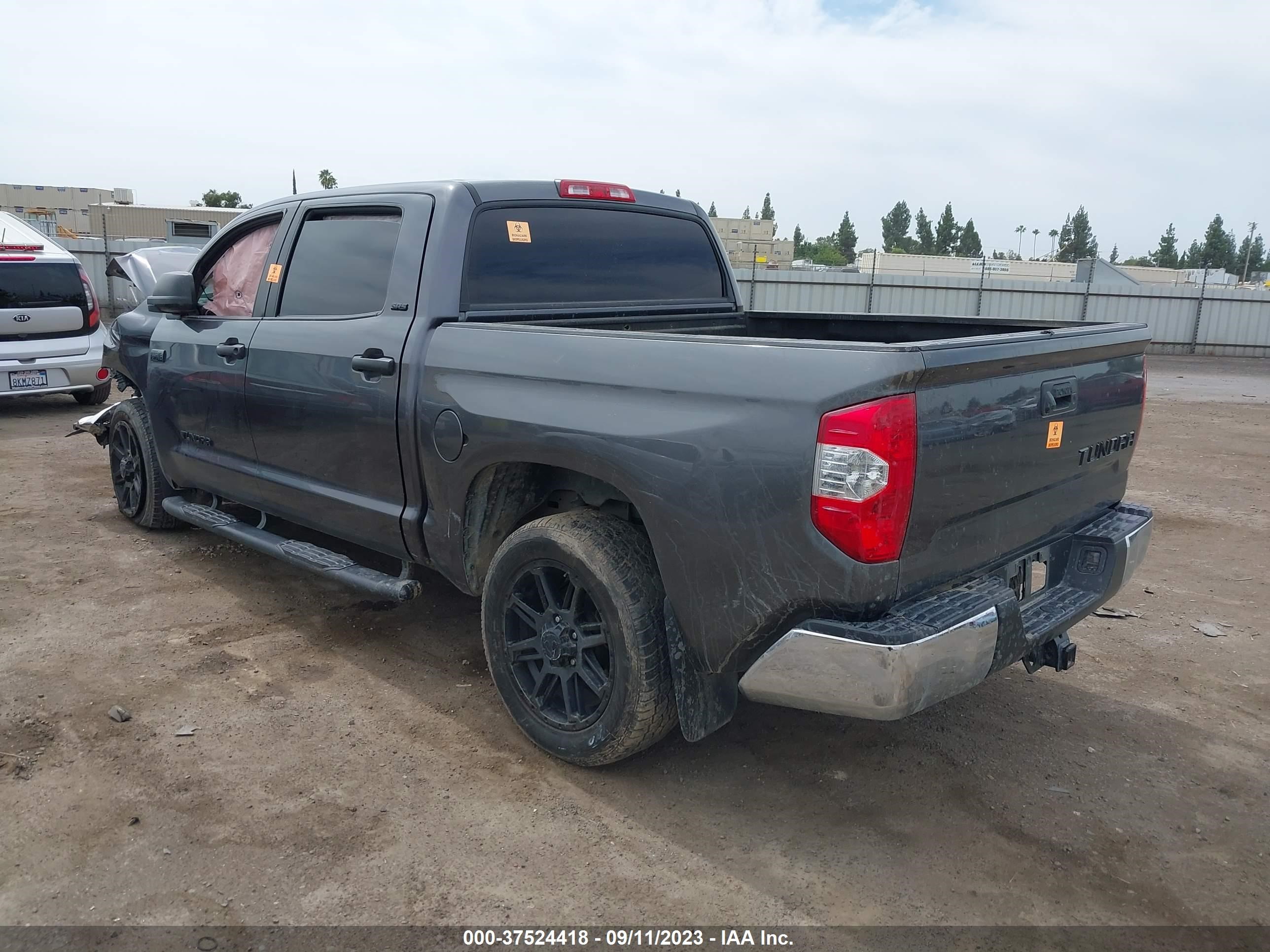 Photo 3 VIN: 5TFEY5F15KX252719 - TOYOTA TUNDRA 