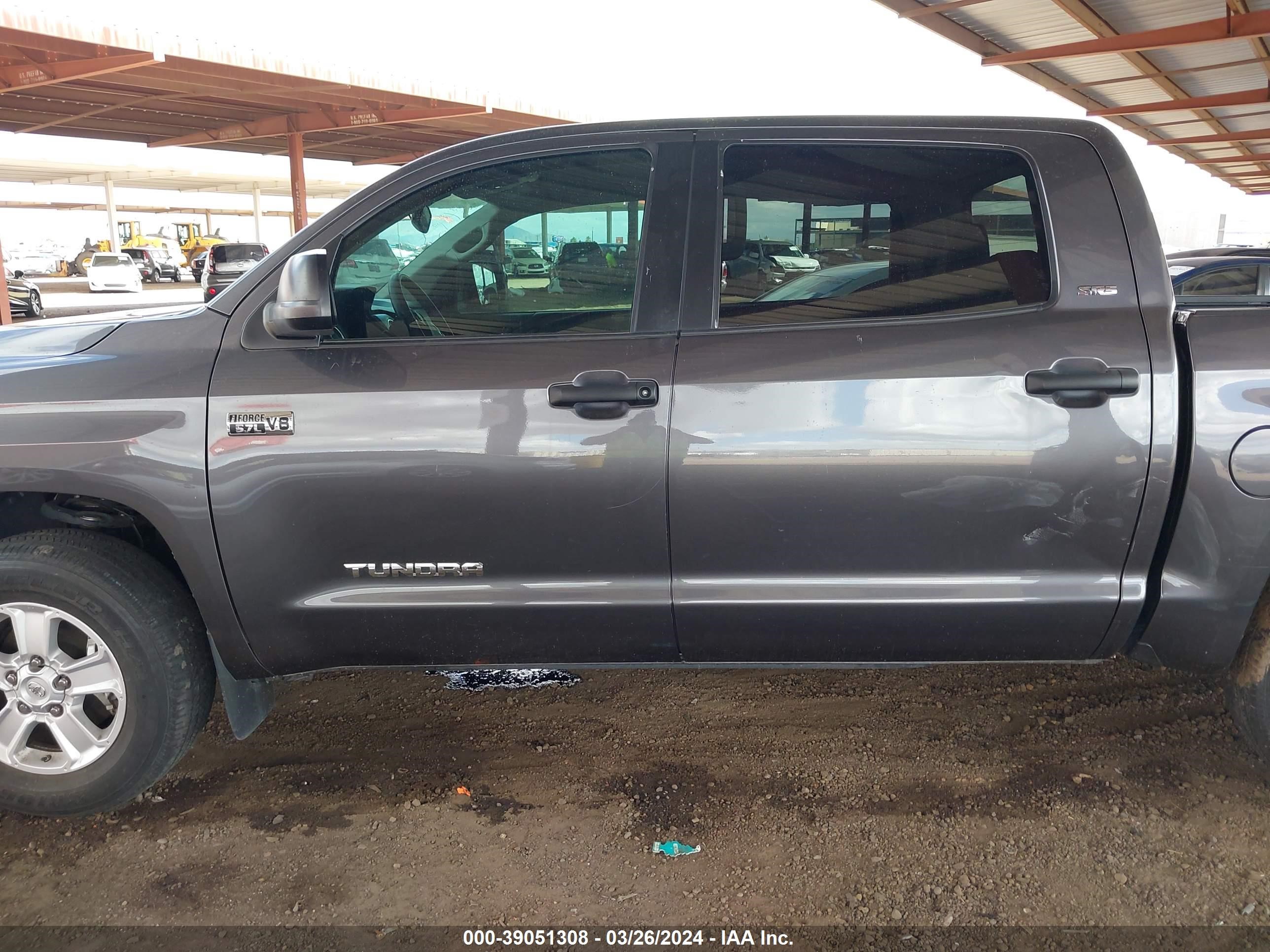 Photo 13 VIN: 5TFEY5F15MX291684 - TOYOTA TUNDRA 