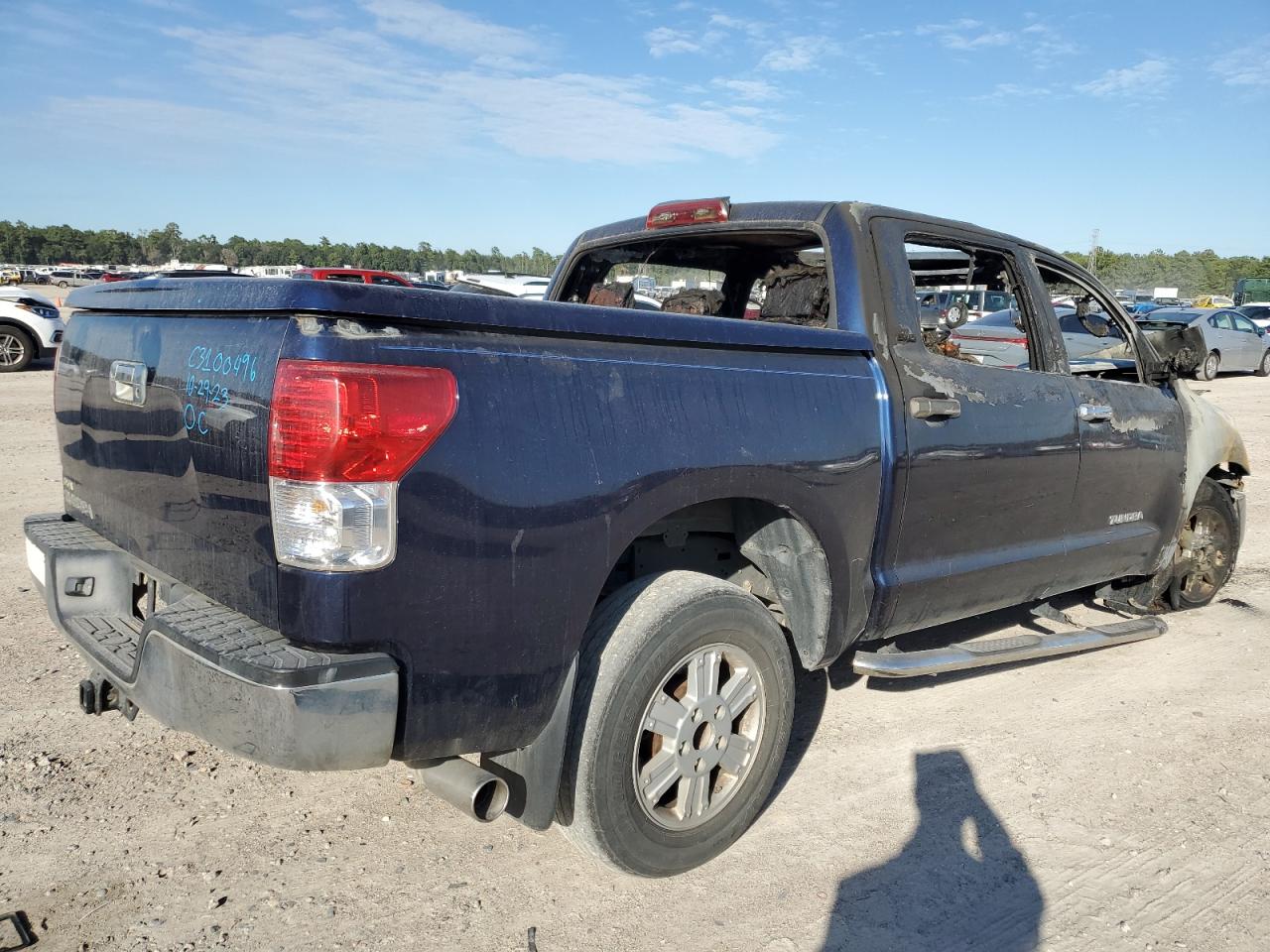 Photo 2 VIN: 5TFEY5F16AX079906 - TOYOTA TUNDRA 