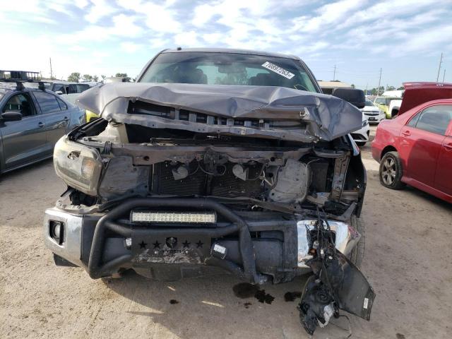 Photo 4 VIN: 5TFEY5F16KX246640 - TOYOTA TUNDRA 